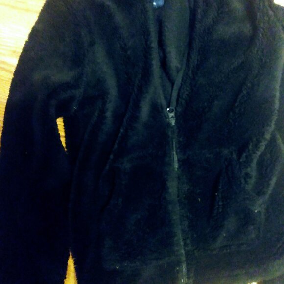 Little girl's size 7/8 Children's Place furry black jacket - Picture 5 of 7